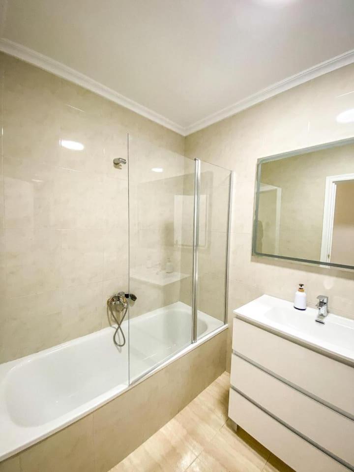 Residencial Leyra, Piso Centrico De 6 Habitaciones, 8 Camas Salamanca Exterior foto